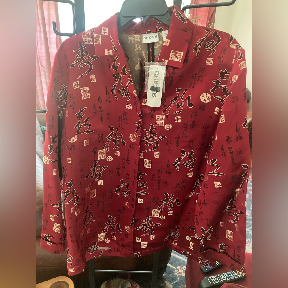 NWT Chico’s silk blend jacket w/Asian calligraphy. Size 2.
